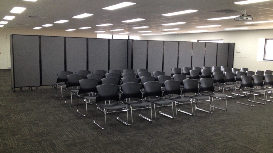 Creating Flexible Office Meeting Spaces Using Portable Room Dividers - Portable Partitions