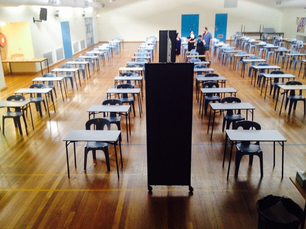 Black temporary walls for exam halls - Portable Partitions