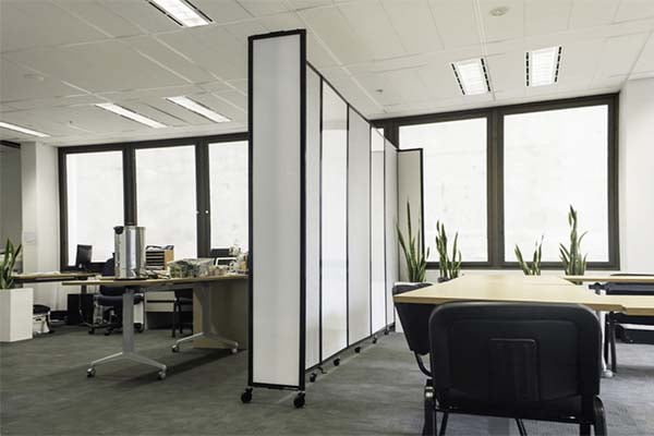 Polycarbonate 360 Degree Room Divider in office space