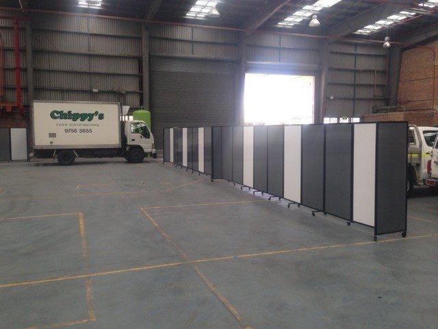 grey and white polycarbonate temporary walls - Portable Partitions