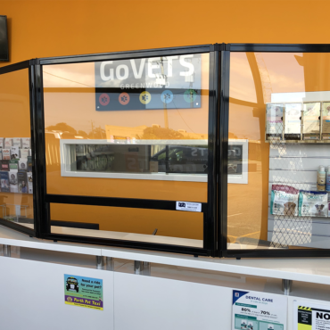 Perth-Veterinary-Clinic-Use-Countertop-Protection-Screen-to-Keep-Staff-Safe-Portable-Partitions-Australia