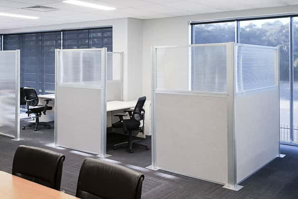 Cloud Gray workstation Cubicles with polycarbonate tops